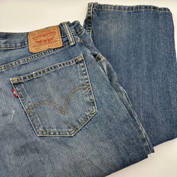 Levi's 505 Straight Fit Medium Wash Classic Denim Jeans‎ Men's 38x32 *36x31.5 - Picture 1 of 8